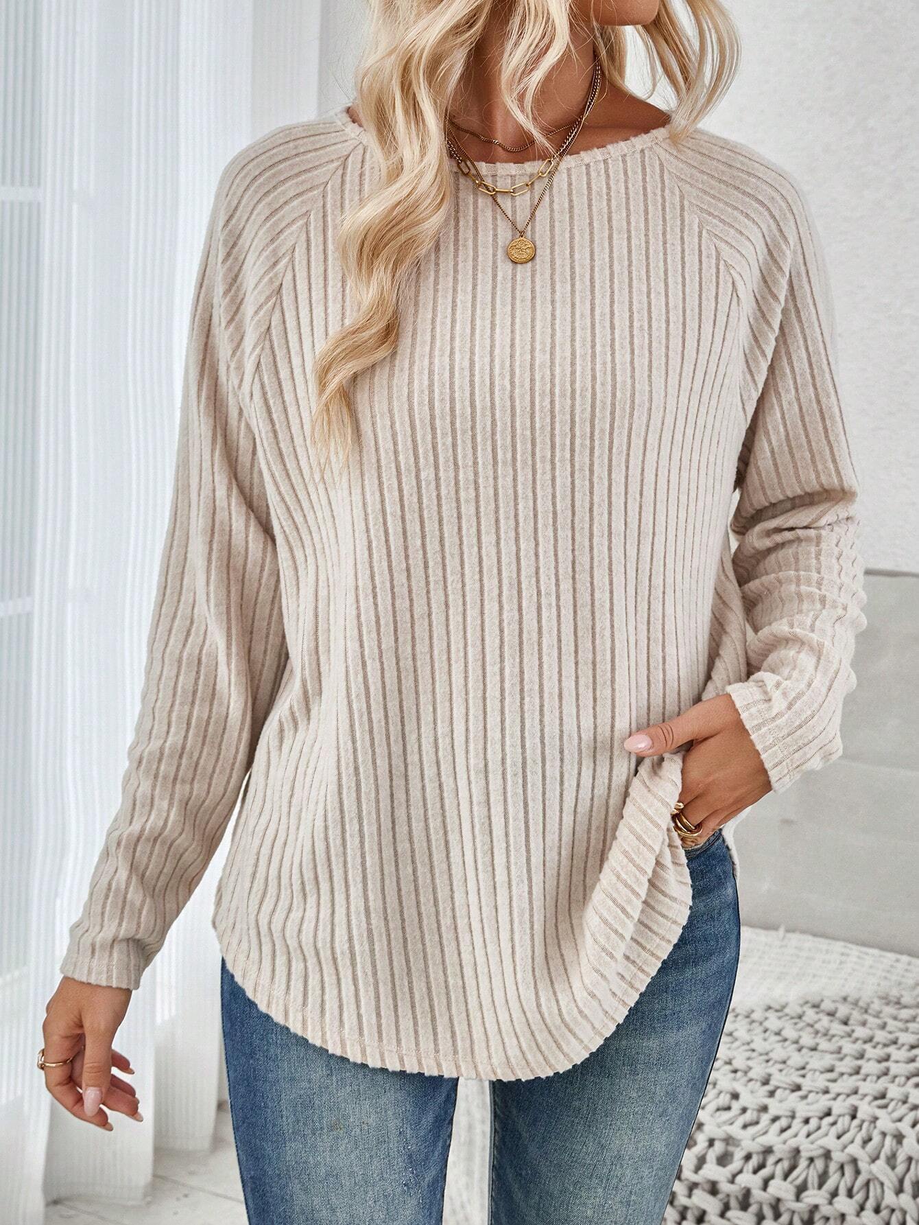 Pull en fine maille pour dames avec un design à côtes élégant et une coupe décontractée Chic und Stil