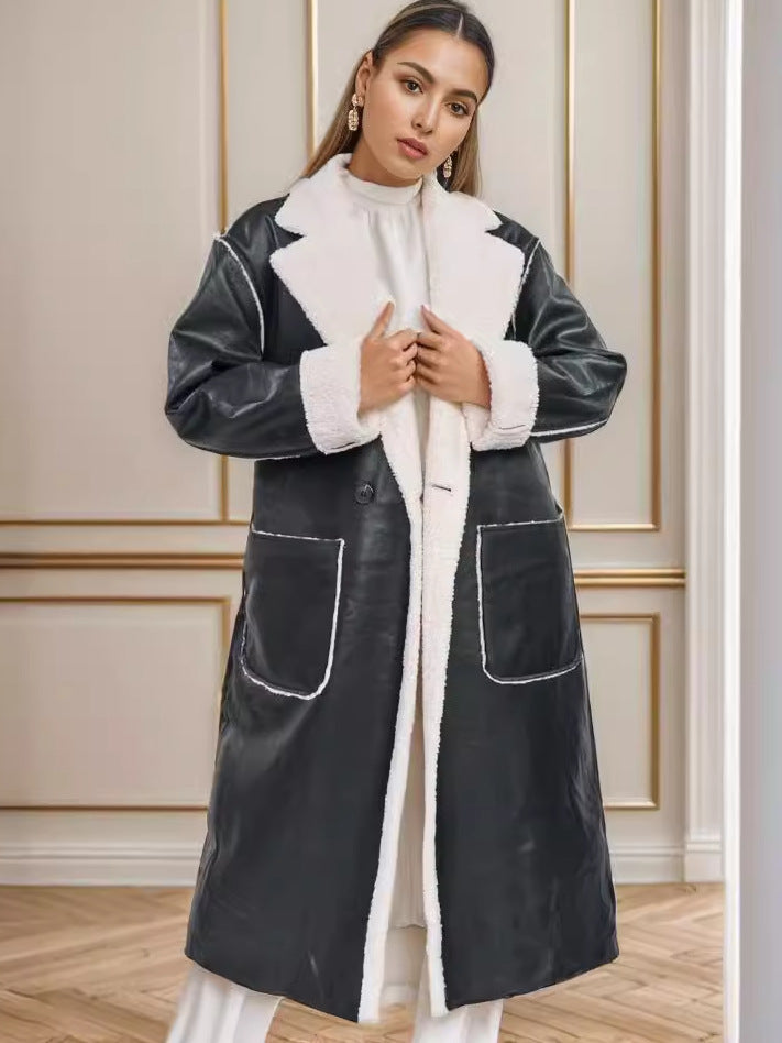 Luxurious bathrobe for women in soft fleece Chic und Stil