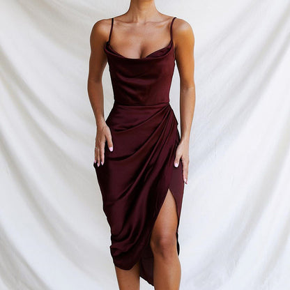 Robe de cocktail en satin élégante et près du corps pour dames avec une fente haute Chic und Stil