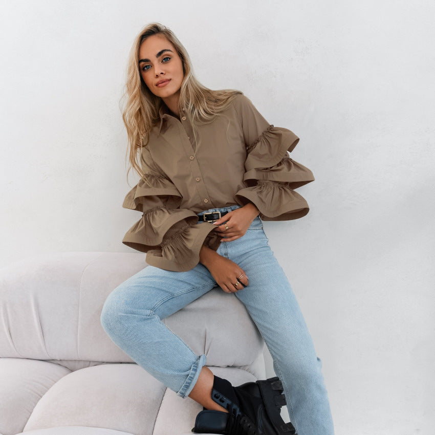 Chemisier pour femmes avec des détails de volants volumineux et un col classique Chic und Stil