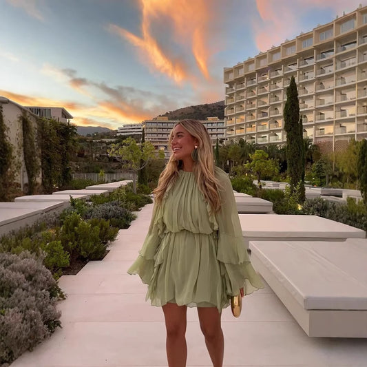 Robe maxi aérée pour femmes avec des détails de volants volumineux Chic und Stil