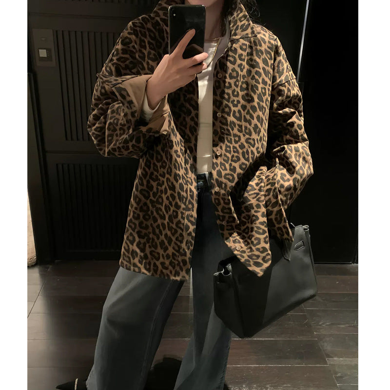 Chemise surdimensionnée pour femmes avec un motif léopard à la mode Chic und Stil