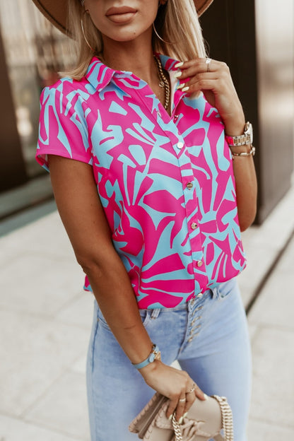 Chemisier à manches courtes imprimé tropical pour femmes avec patte de boutonnage Chic und Stil
