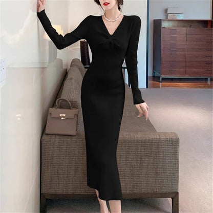 Robe en tricot pour femmes avec décolleté V plongeant et élégante structure côtelée Chic und Stil