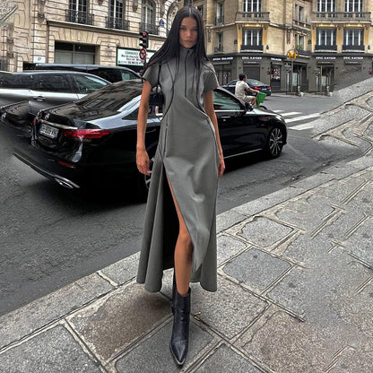 Robe maxi pour femmes avec fente haute et col montant Chic und Stil