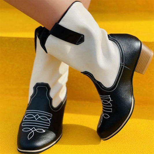 Bottes de cowboy pour femmes avec une broderie riche en détails et une coupe à la mode Chic und Stil