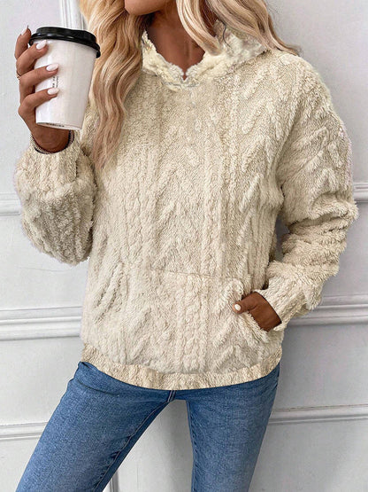 Pull à capuche pour femmes en matériau douillet avec poche kangourou intégrée Chic und Stil