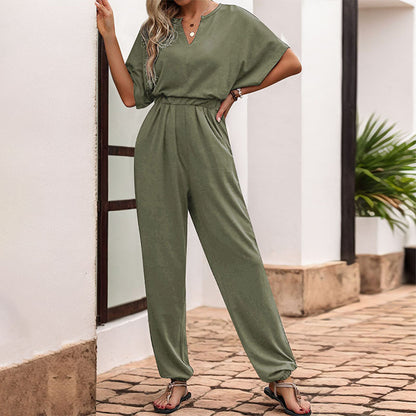 Dames Jumpsuit élégant à décolleté en V avec taille élastique et jambes larges Chic und Stil
