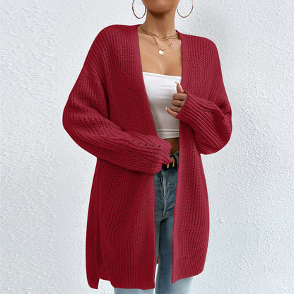 Dames cardigan en tricot aérien avec des détails en crochet uniques Chic und Stil