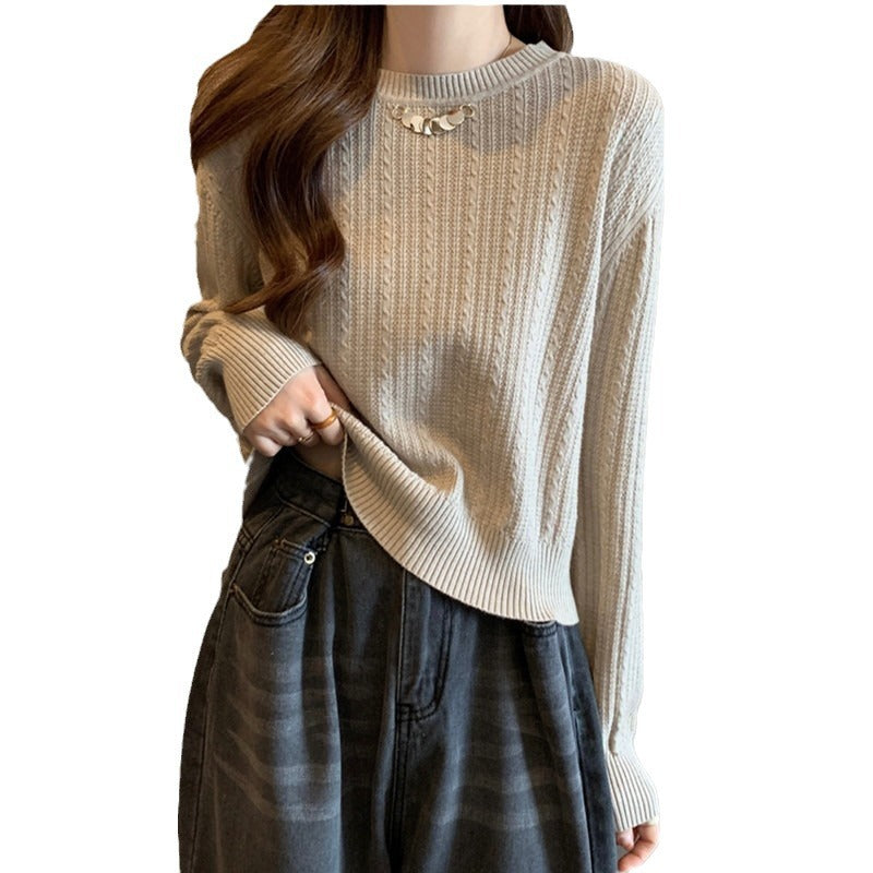 Pull en tricot ample pour femme avec une fine structure à côtes et une élégante décoration de col Chic und Stil