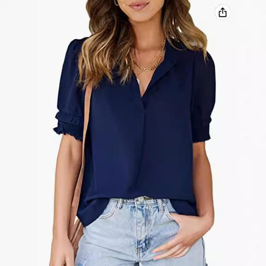 Blouse à manches courtes pour femmes avec des manches froncées et un col montant Chic und Stil