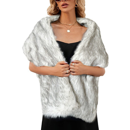 Dames Écharpe en fausse fourrure élégante avec coupe à la mode Chic und Stil