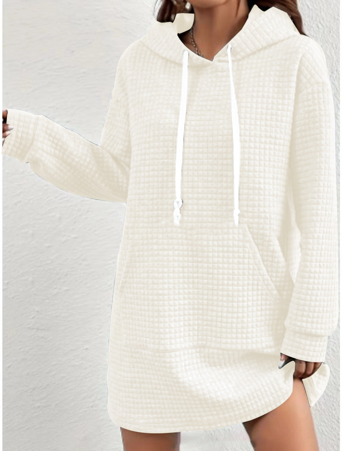 Robe à capuche pour femmes grandes tailles avec surface texturée Chic und Stil
