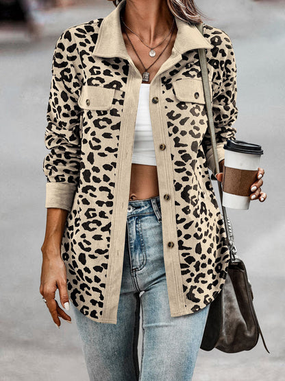 Veste de loisirs pour femmes avec un motif léopard texturé et des poches pratiques Chic und Stil