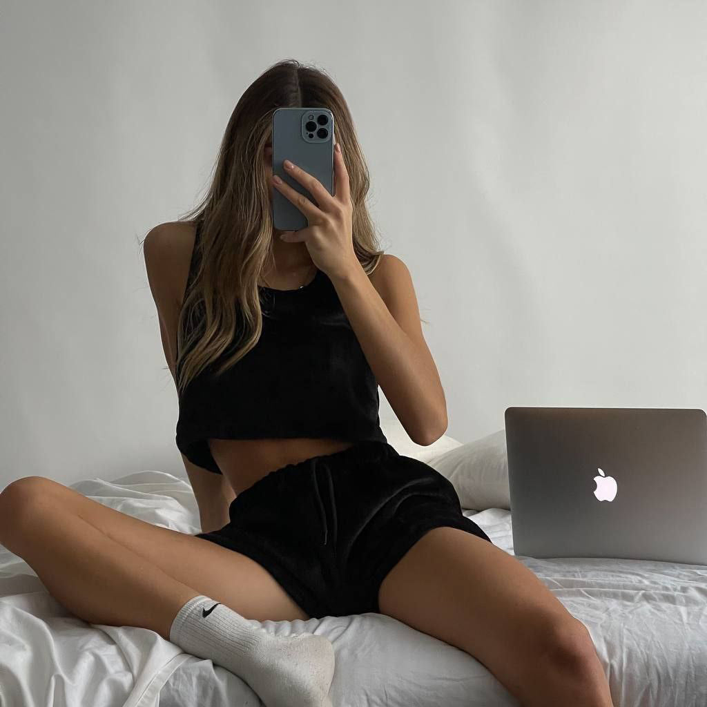 Dames confortable veste en polaire et ensemble short Chic und Stil