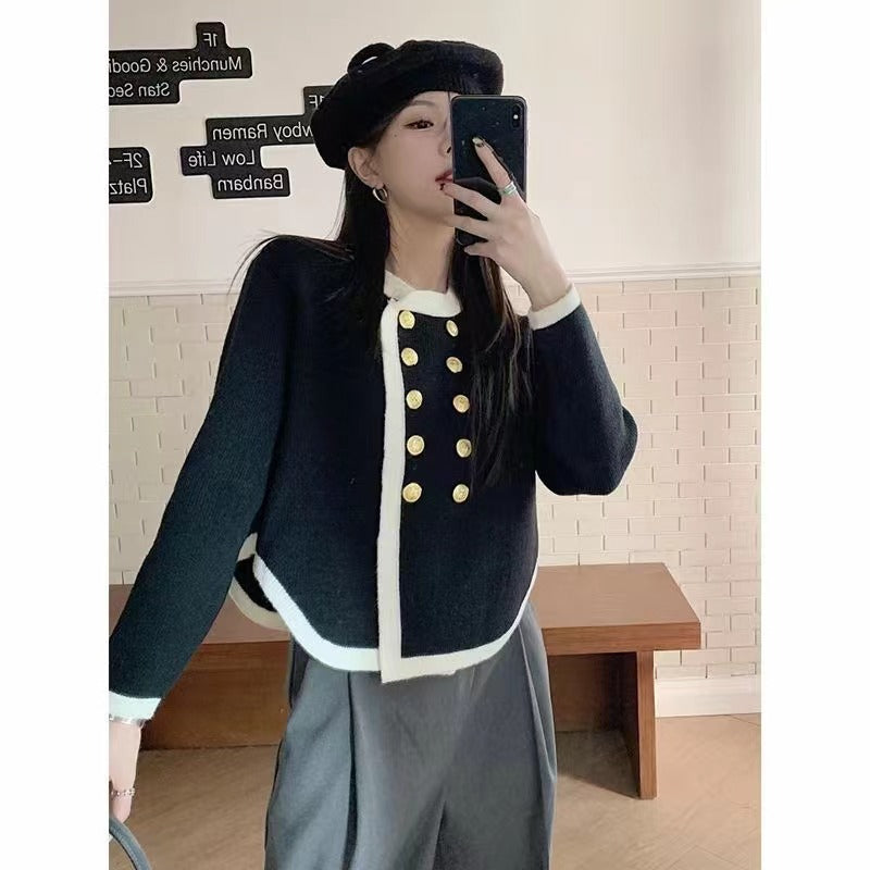 Dames élégante cardigan avec des détails de boutons dorés et des finitions contrastées Chic und Stil