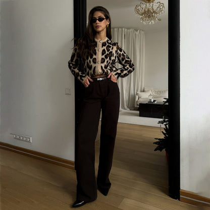 Cardigan pour femmes avec motif léopard et détails boutonnés Chic und Stil