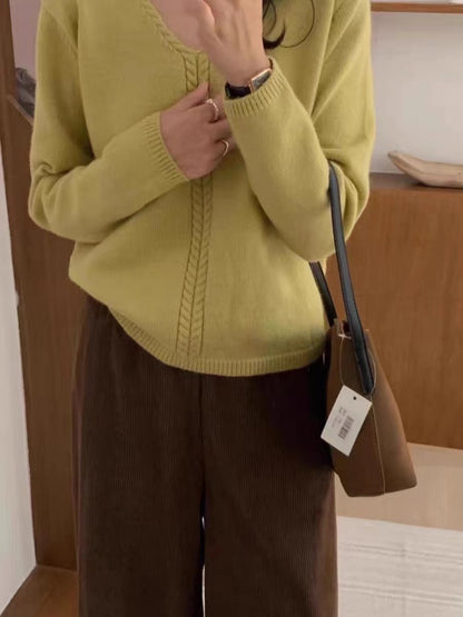 Pull en tricot pour femmes avec décolleté en V et motif torsadé Chic und Stil