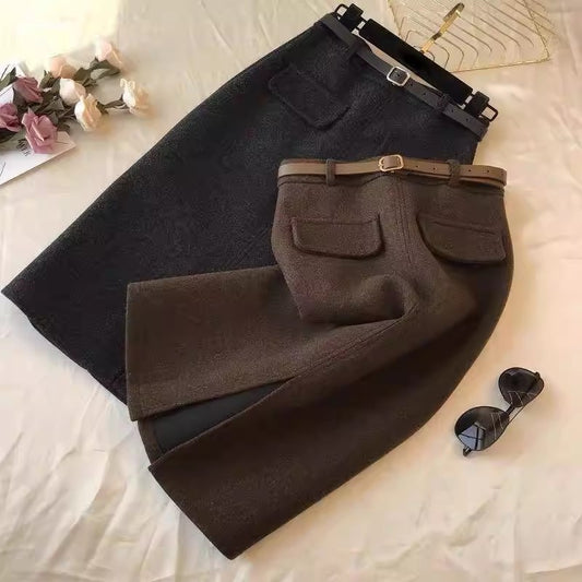 Ensemble de pull chic avec nœud papillon et jupe crayon Chic und Stil