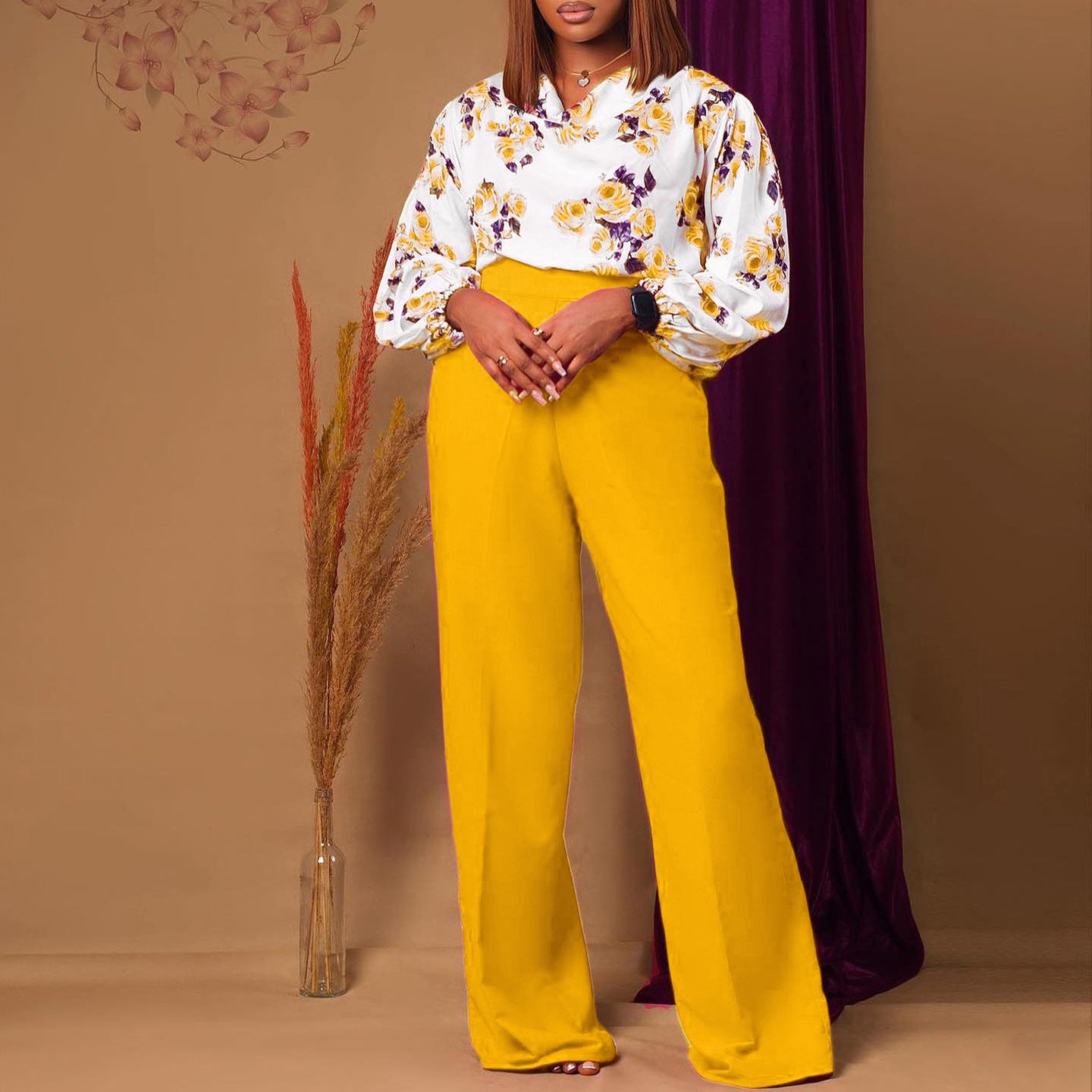 Combinaison pour femmes avec haut floral et pantalons larges Chic und Stil