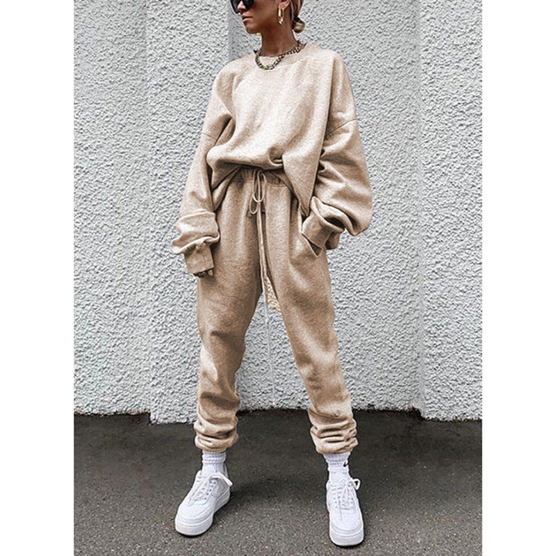 Women casual and comfortable leisure set with an oversized sweater and chic jogging pants and style