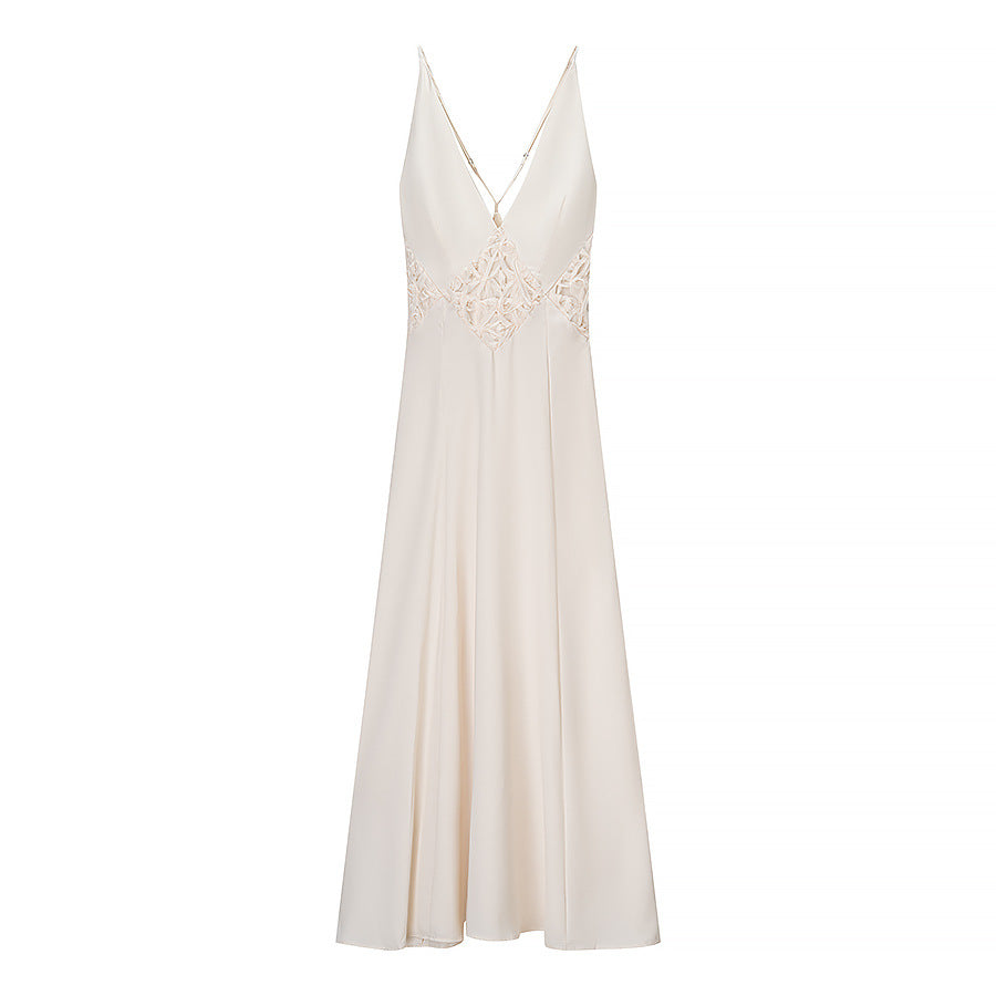Robe maxi à manches longues pour femmes avec décolleté en V raffiné et ornement en dentelle artistique Chic und Stil