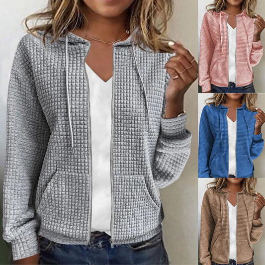 Veste à capuche en structure gaufrée pour femmes avec fermeture éclair intégrale et poches pratiques Chic und Stil