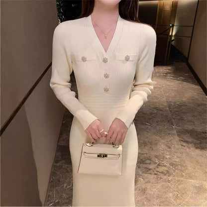 Robe maxi élégante pour femmes avec décolleté en V et détails de boutons Chic und Stil