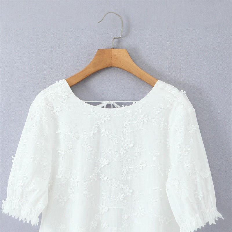 Robe blouse aérienne pour femmes avec broderies florales et manches volantées Chic und Stil