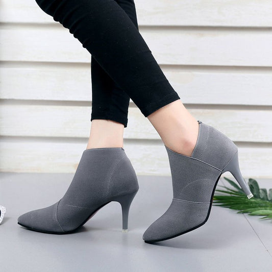 Bottes élégantes pour femmes avec un bout pointu et un matériau supérieur extensible à la mode Chic und Stil