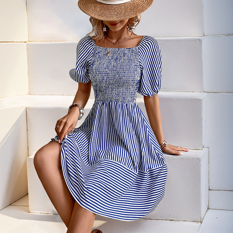 Robe A-ligne smockée pour femmes avec manches bouffantes Chic und Stil