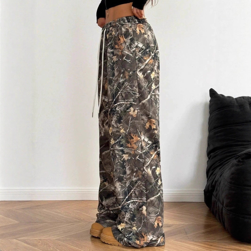 Chic and stylish camouflage design cargo pants for women