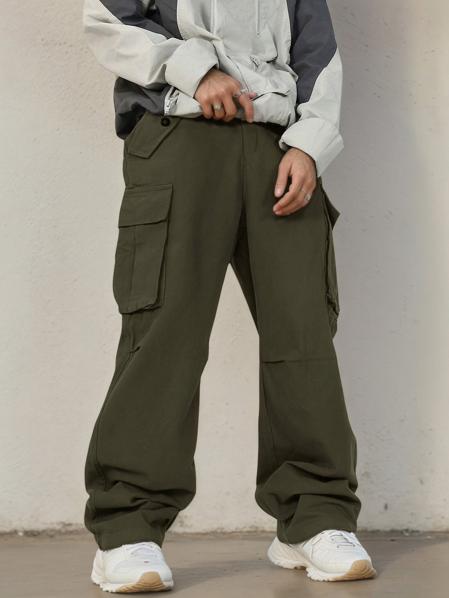 Cargo pants for women in a casual urban Chic and Style