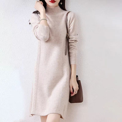 Robe tricotée élégante pour femmes avec de fins motifs en torsades Chic und Stil