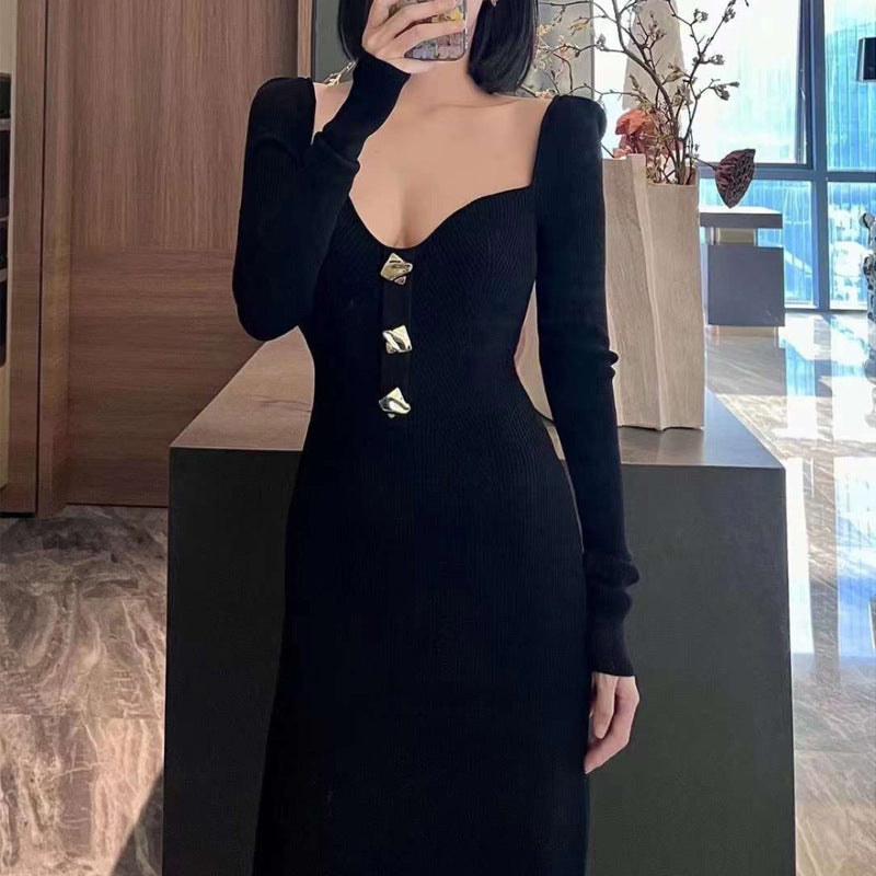Robe tricot pour femmes avec décolleté en V profond et élégants détails de boutons Chic und Stil