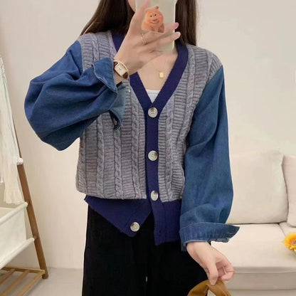 Cardigan tricoté élégant pour femmes avec des manches en denim Chic & Stil