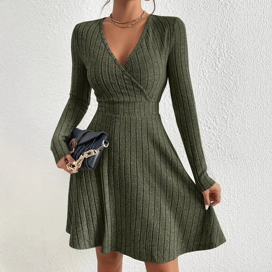 Robe portefeuille pour femmes avec manches longues et texture côtelée Chic und Stil