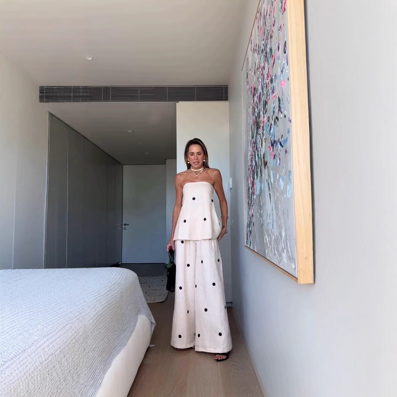 Women's set consisting of a sleeveless top and wide polka dot pants Chic und Stil