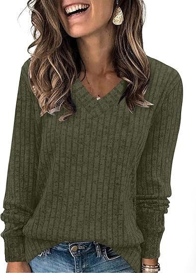 Pull en maille pour femmes avec décolleté en V et design côtelé structuré Chic und Stil