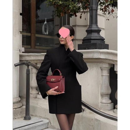 Asymmetrical blazer jacket for women with elegant waist and large pockets Chic und Stil