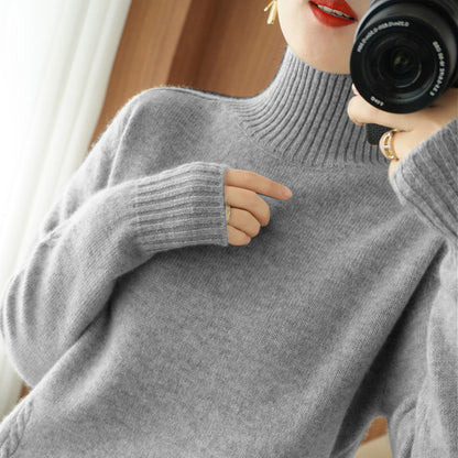 Pull élégant pour femmes avec col haut et fine structure Chic und Stil