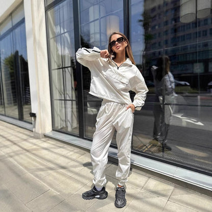 Dames costume de sport fonctionnel avec col montant et poignets élastiques Chic und Stil