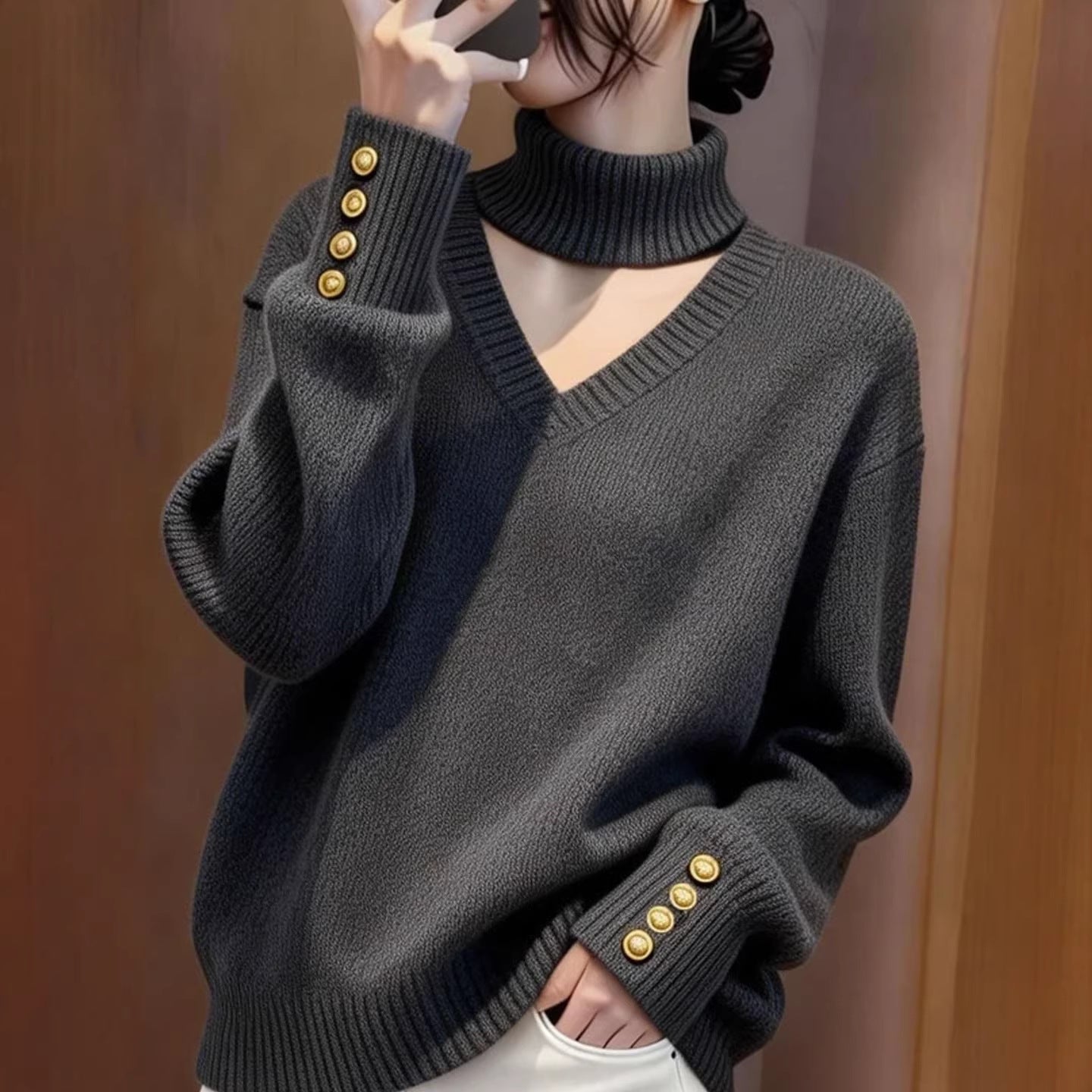 Pull en cachemire de luxe pour femmes avec col roulé et détails de boutons Chic & Stil