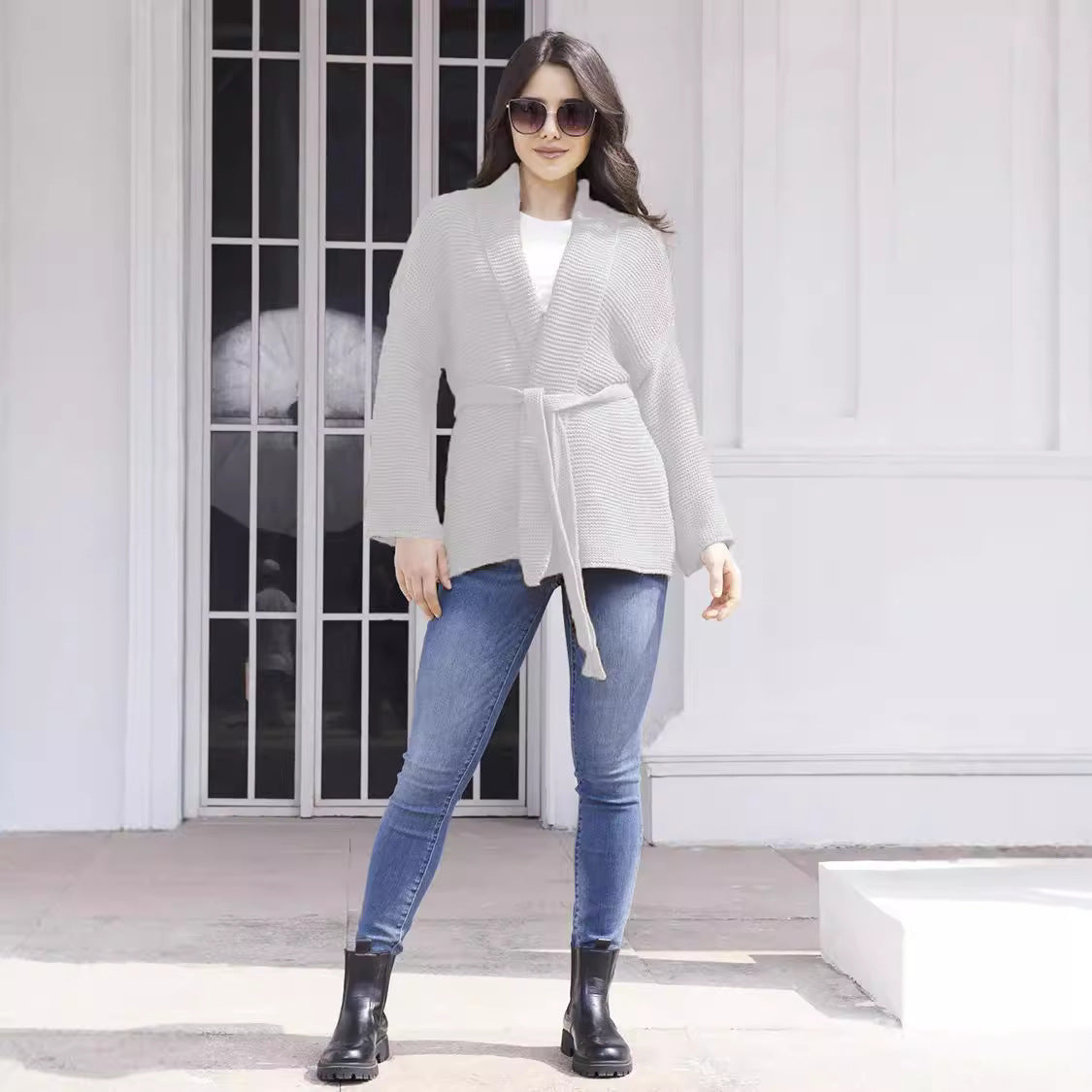 Cardigan tricot décontracté pour femmes avec ceinture à la taille et coutures d'épaules Chic und Stil