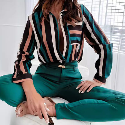 Chemisier rayé à boutons pour femmes avec poches contrastées Chic und Stil