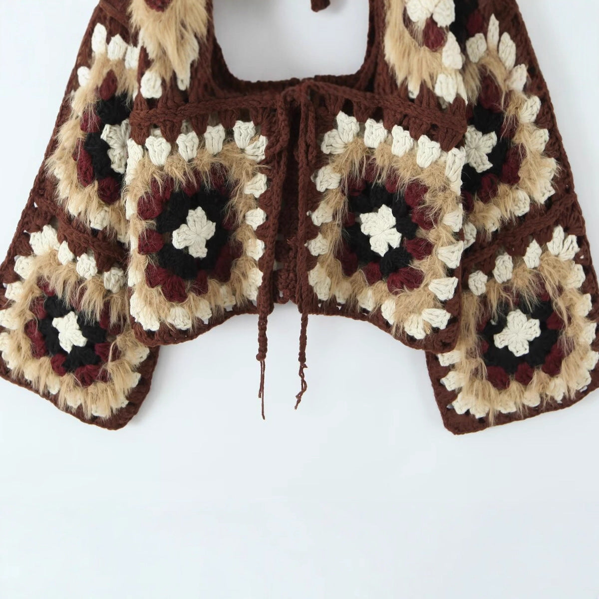 Cardigan décontracté pour femmes avec un motif coloré de carrés Granny et fermeture éclair Chic und Stil