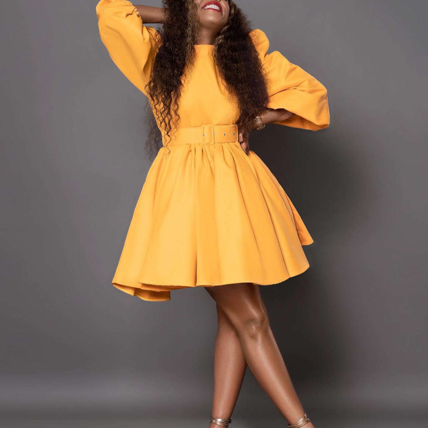 Robe skater pour femmes avec ceinture cintrée et manches volumineuses Chic und Stil