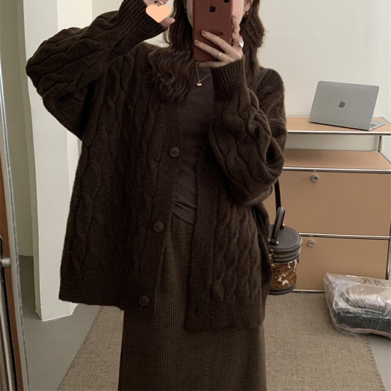 Dames grosse tricot cardigan avec un élégant motif en torsades et des détails de boutons confortables Chic und Stil