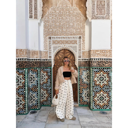 Casual flared pants for women with trendy print Chic und Stil