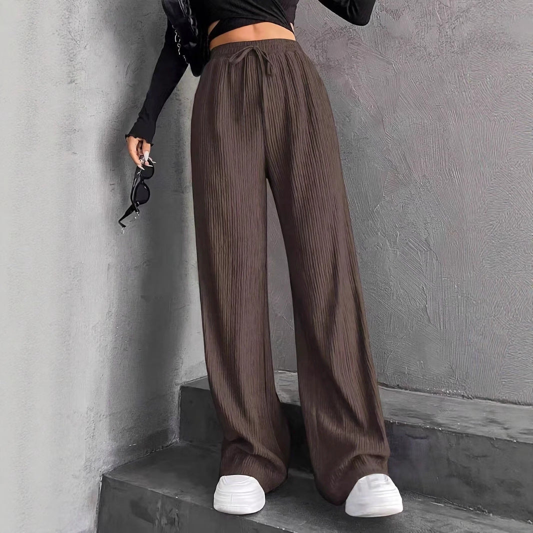 Wide pleated pants for women with elastic waistband and practical pockets Chic and Style
